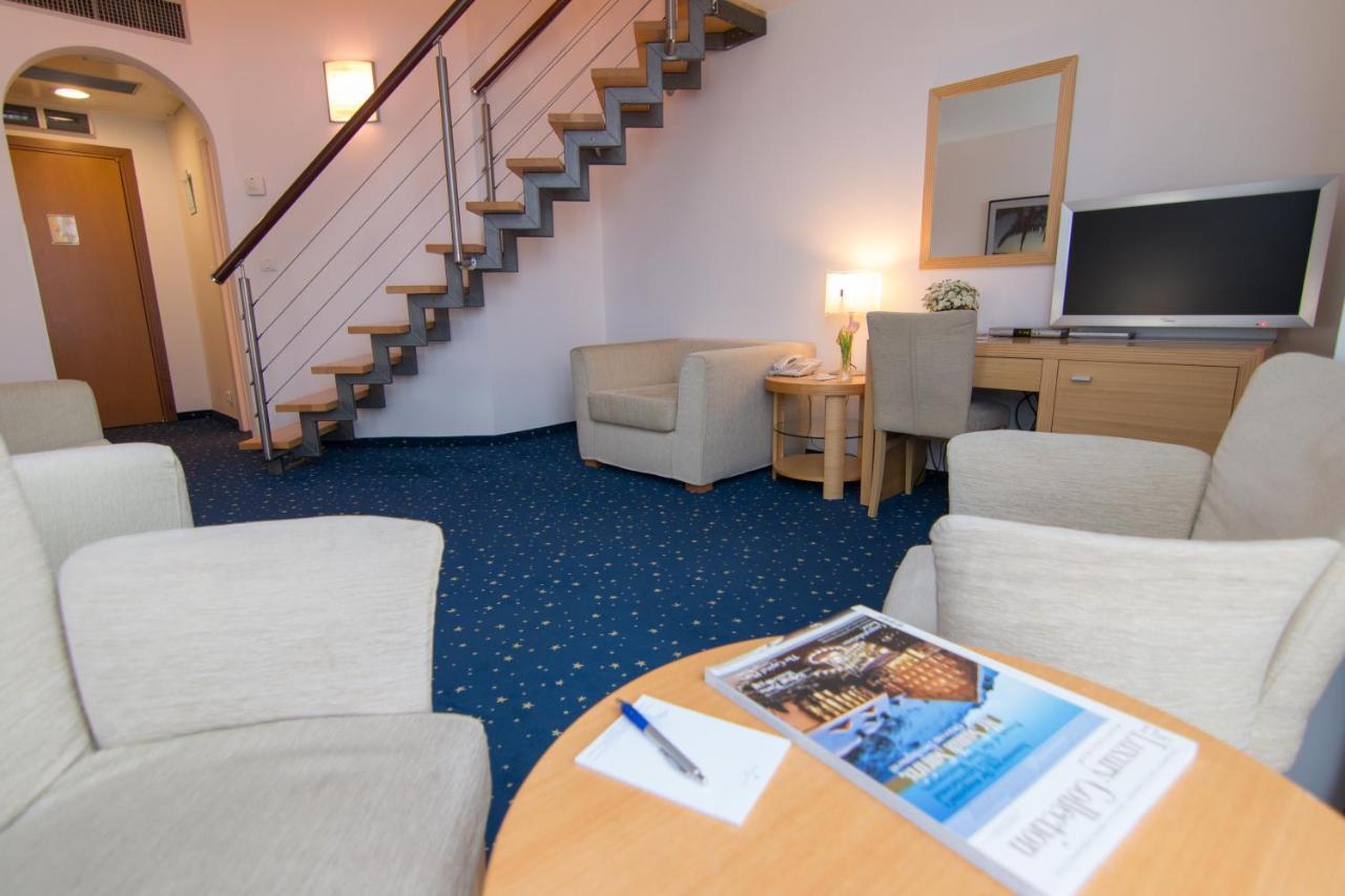 Blue Star 4*