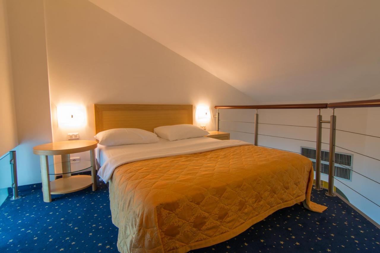 Blue Star 4*
